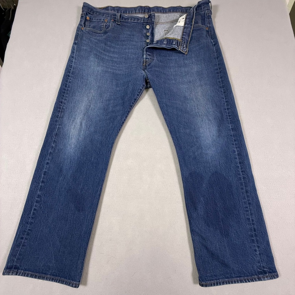 Levis 501 Jeans Original Fit Mens 44x30 Medium Wash Blue Button Fly
